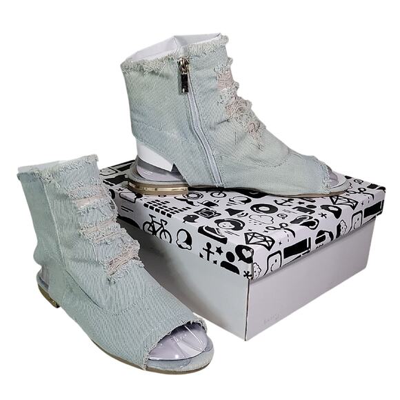 Bamboo Cure Light Wash Denim Ankle Peep Toe Booties Womens Size 7 NEW - Picture 1 of 13